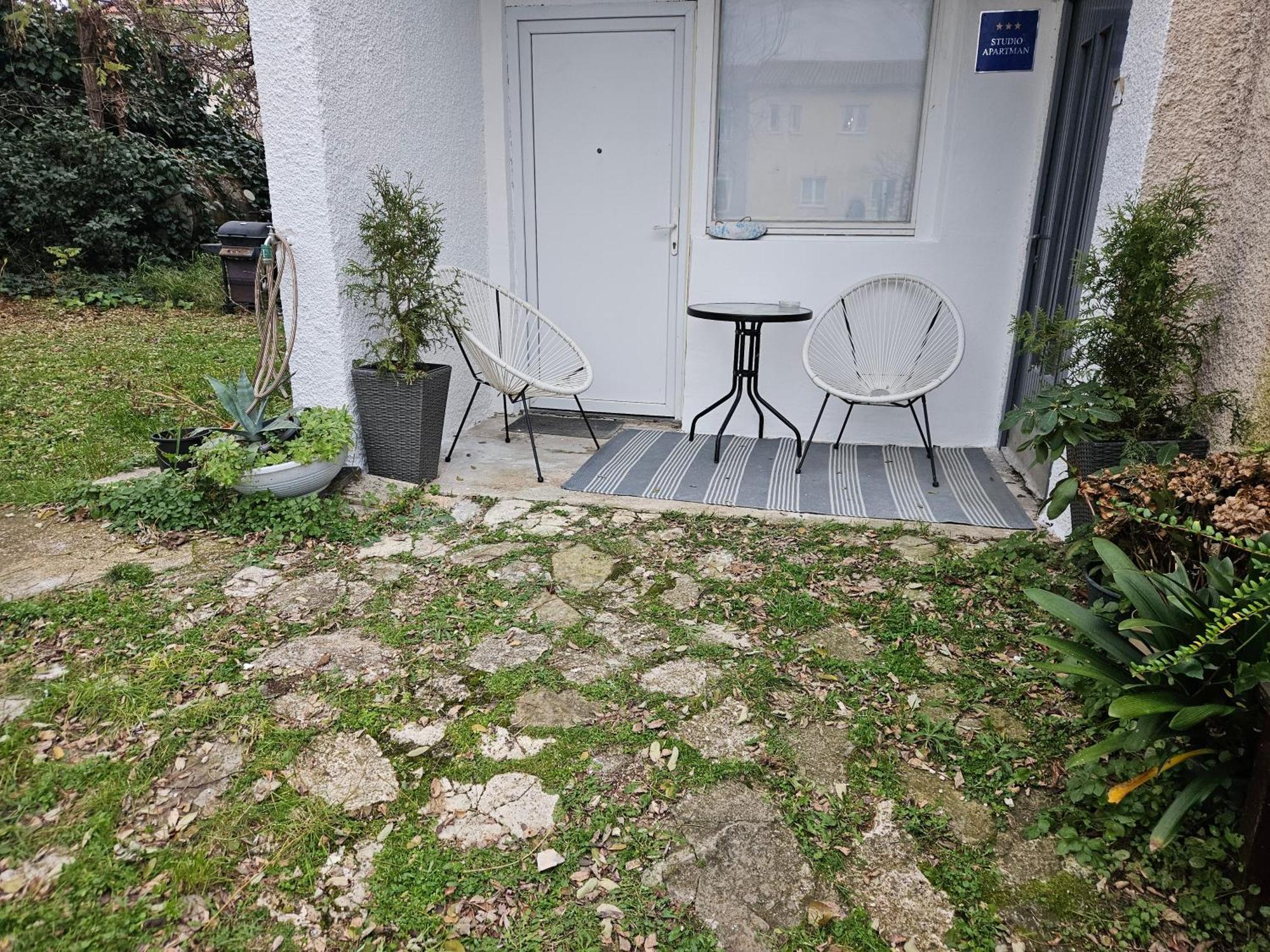 Apartment For Two *
