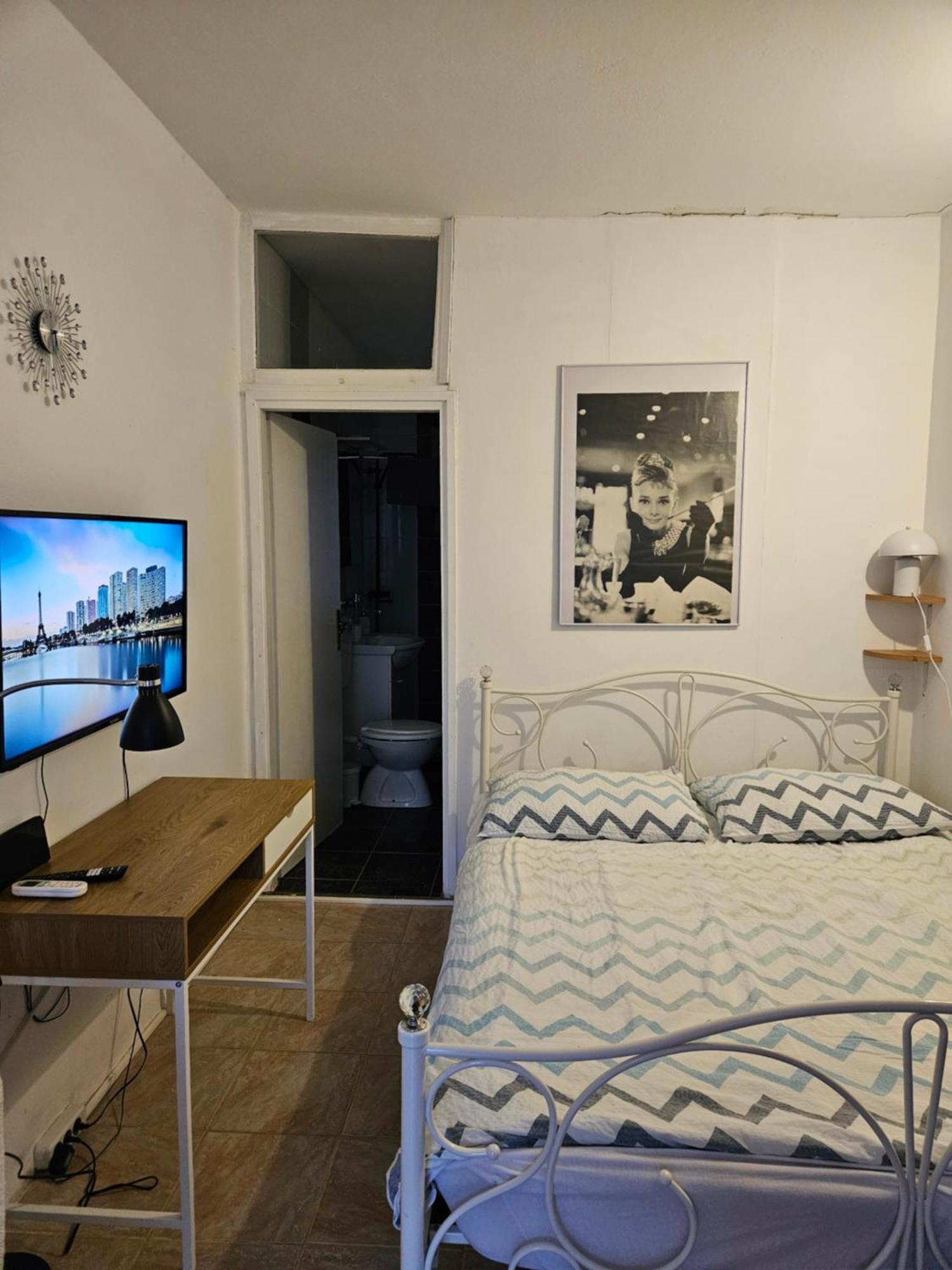Apartment For Two *